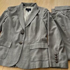 Banana Republic Womens Gray suit